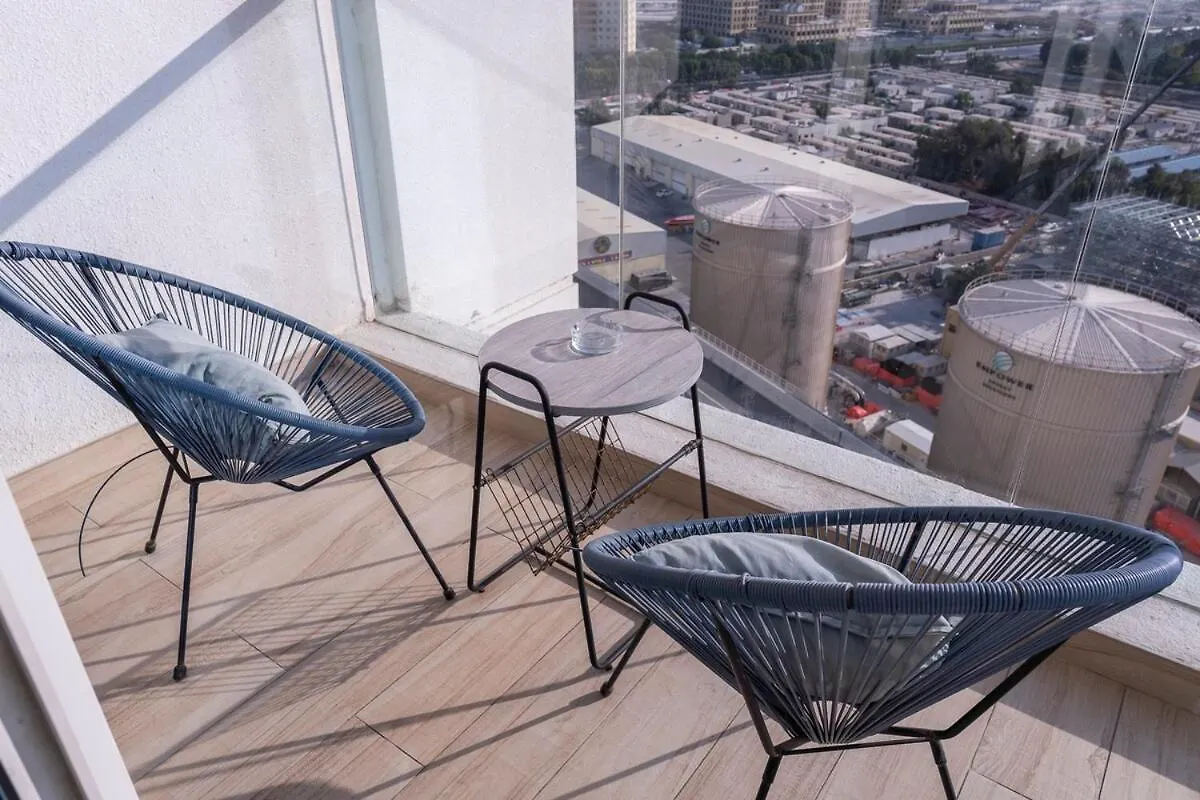 Airy 1-Bedroom Apartment Coastal-Style In Dubai Marina United Arab Emirates