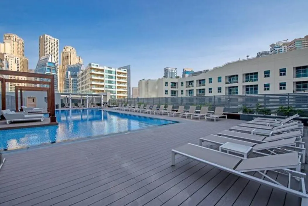 Airy 1-Bedroom Apartment Coastal-Style In Dubai Marina