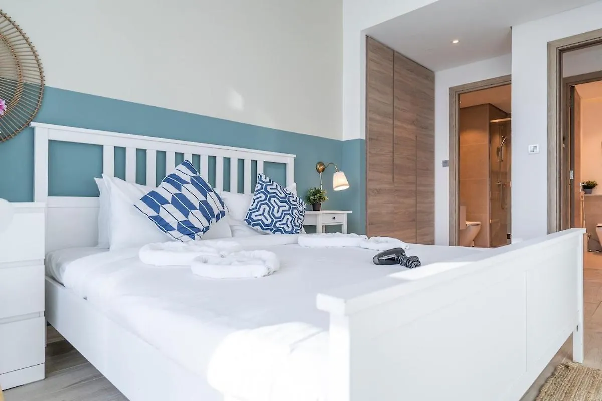 Airy 1-Bedroom Apartment Coastal-Style In Dubai Marina 0*,  United Arab Emirates
