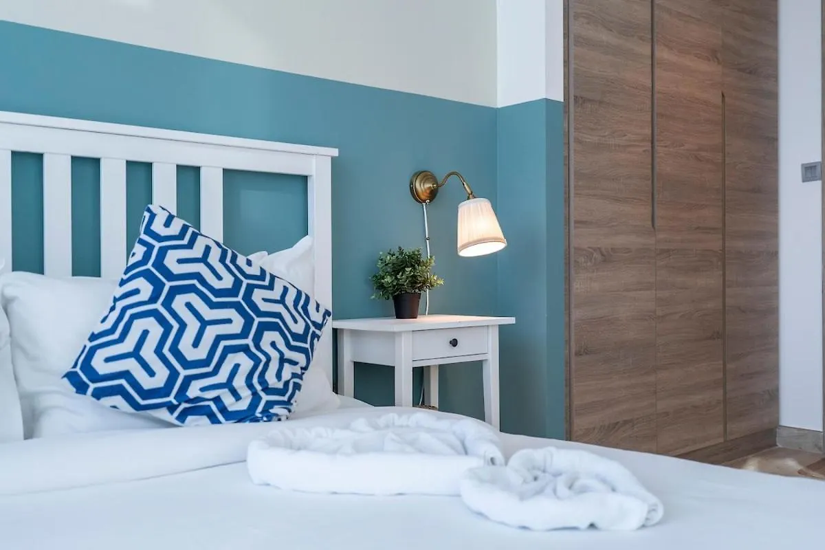Airy 1-Bedroom Apartment Coastal-Style In Dubai Marina United Arab Emirates