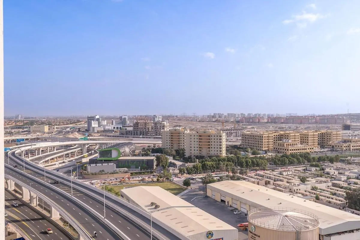 Airy 1-Bedroom Apartment Coastal-Style In Dubai Marina