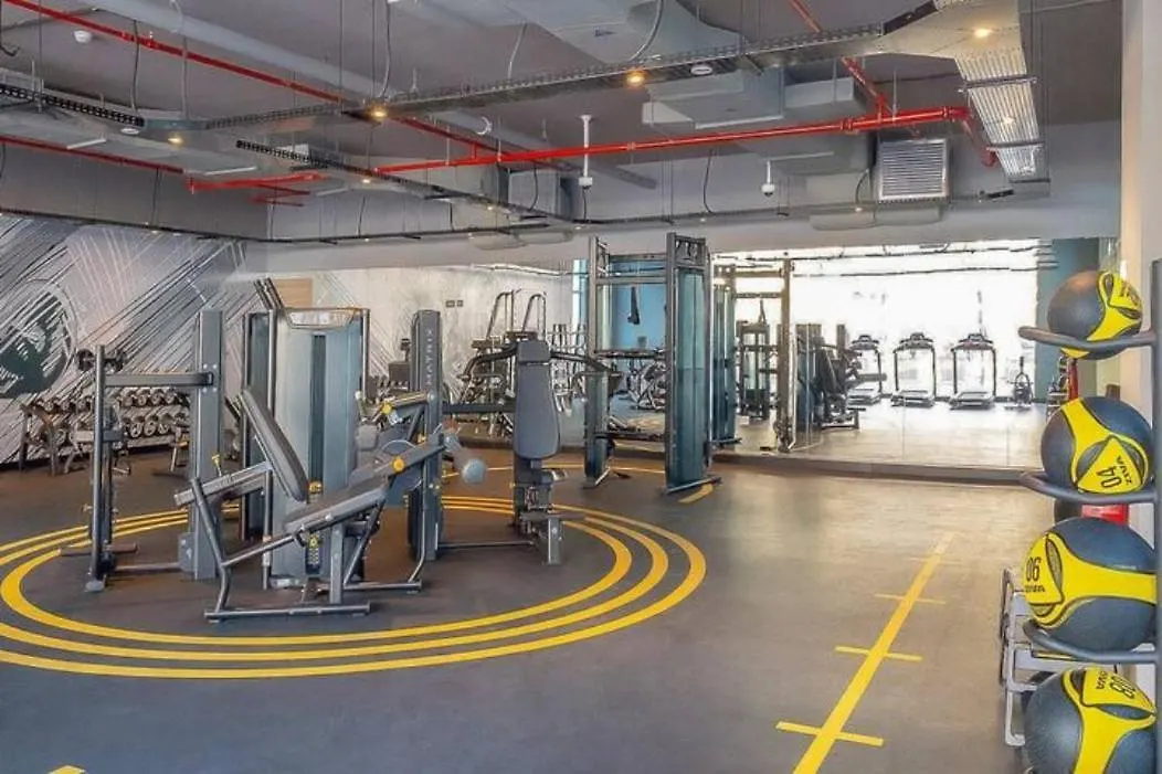 Airy 1-Bedroom Apartment Coastal-Style In Dubai Marina